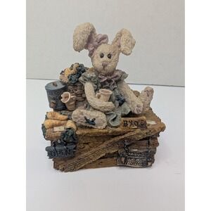 Boyds Bearstone Collection Bunny Rabbit Musical Figurine Impossible Dream as is